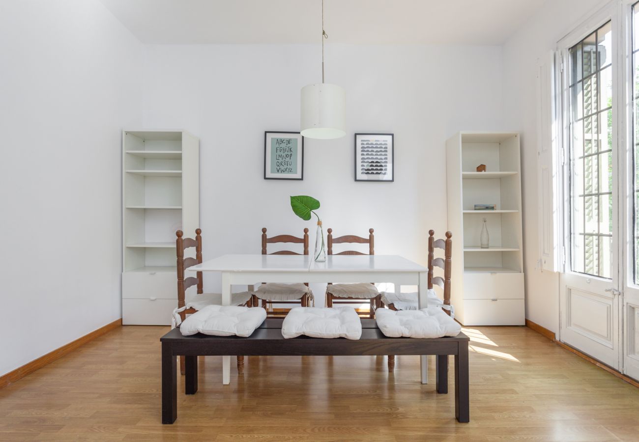 Apartament en Barcelona - Flateli Passeig Sant Joan Apartament en Barcelona - Flateli Passeig Sant Joan