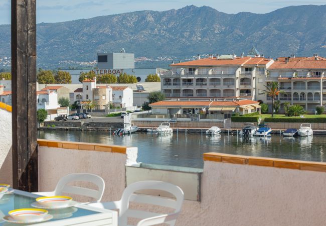 Villa a Empuriabrava - Flateli Empuriabrava Villa a Empuriabrava - Flateli Empuriabrava