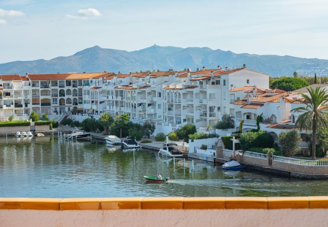 Villa a Empuriabrava - Flateli Empuriabrava Villa a Empuriabrava - Flateli Empuriabrava